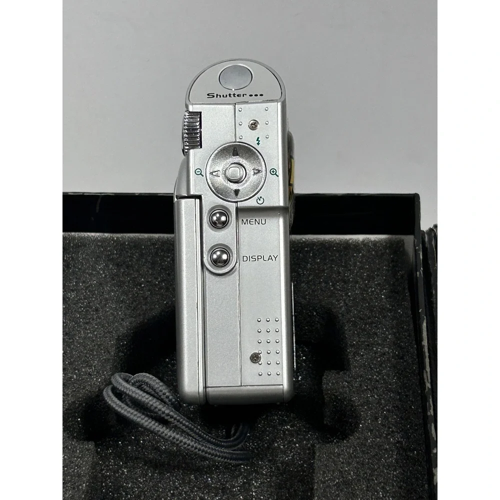 iSonic Snapbox DV51 Digital Video Camera 12MP Silver Handheld Camcorder Retro